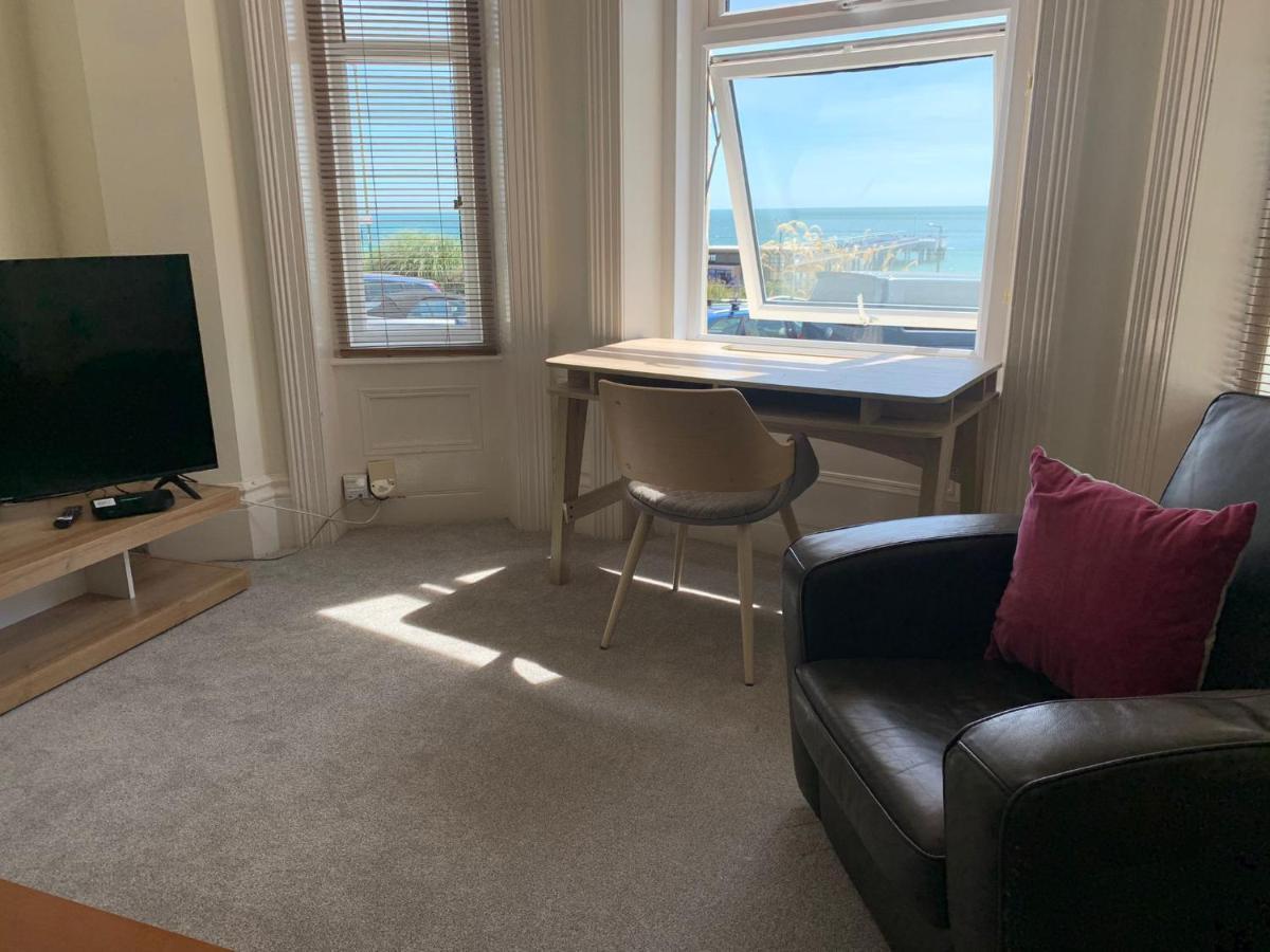 Beachfront Apartment With Bbq Sun Deck بورنماوث المظهر الخارجي الصورة